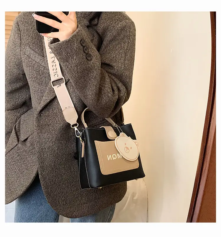 Women's Cute Bear Handbag Brown Beige 2026 — feature 18