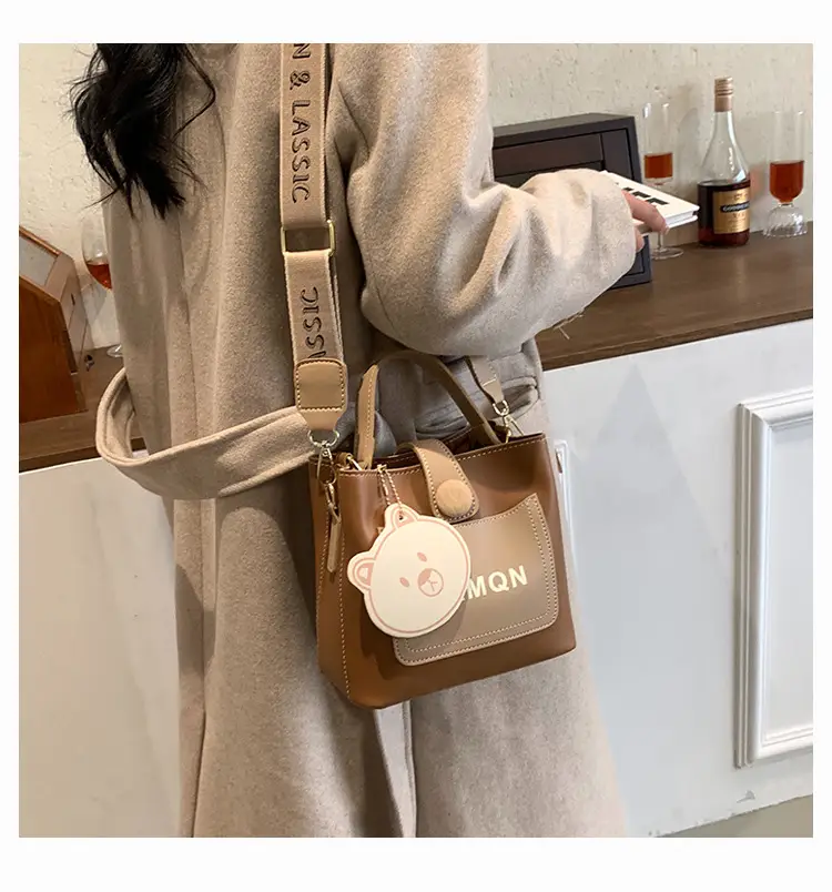 Women's Cute Bear Handbag Brown Beige 2026 — feature 21