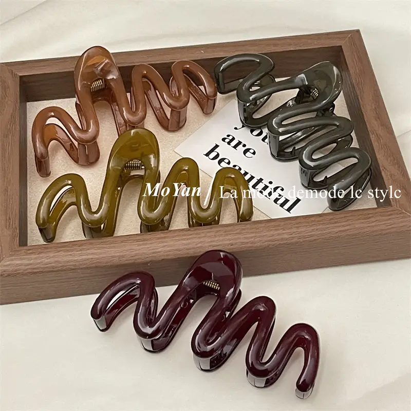 Elegant Wave Hair Clips for Women Dark Brown — feature 2