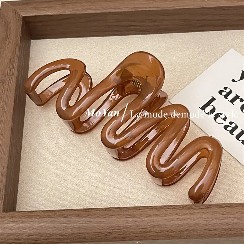 Elegant Wave Hair Clips for Women Dark Brown — feature 5