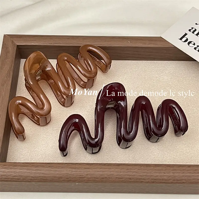 Elegant Wave Hair Clips for Women Dark Brown — feature 9