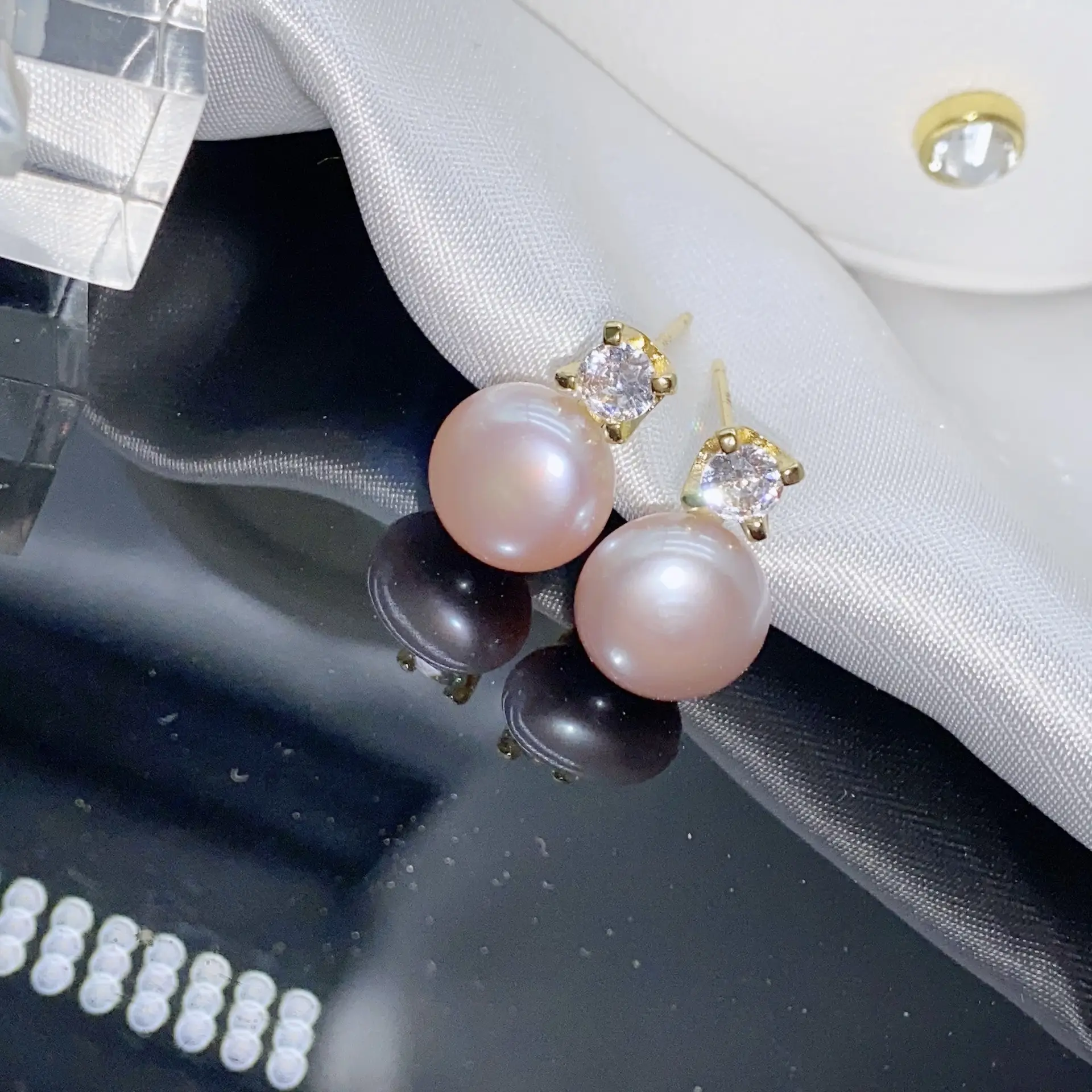Classic Princess Pearl Earrings Gold Plated Flat Design — feature 15