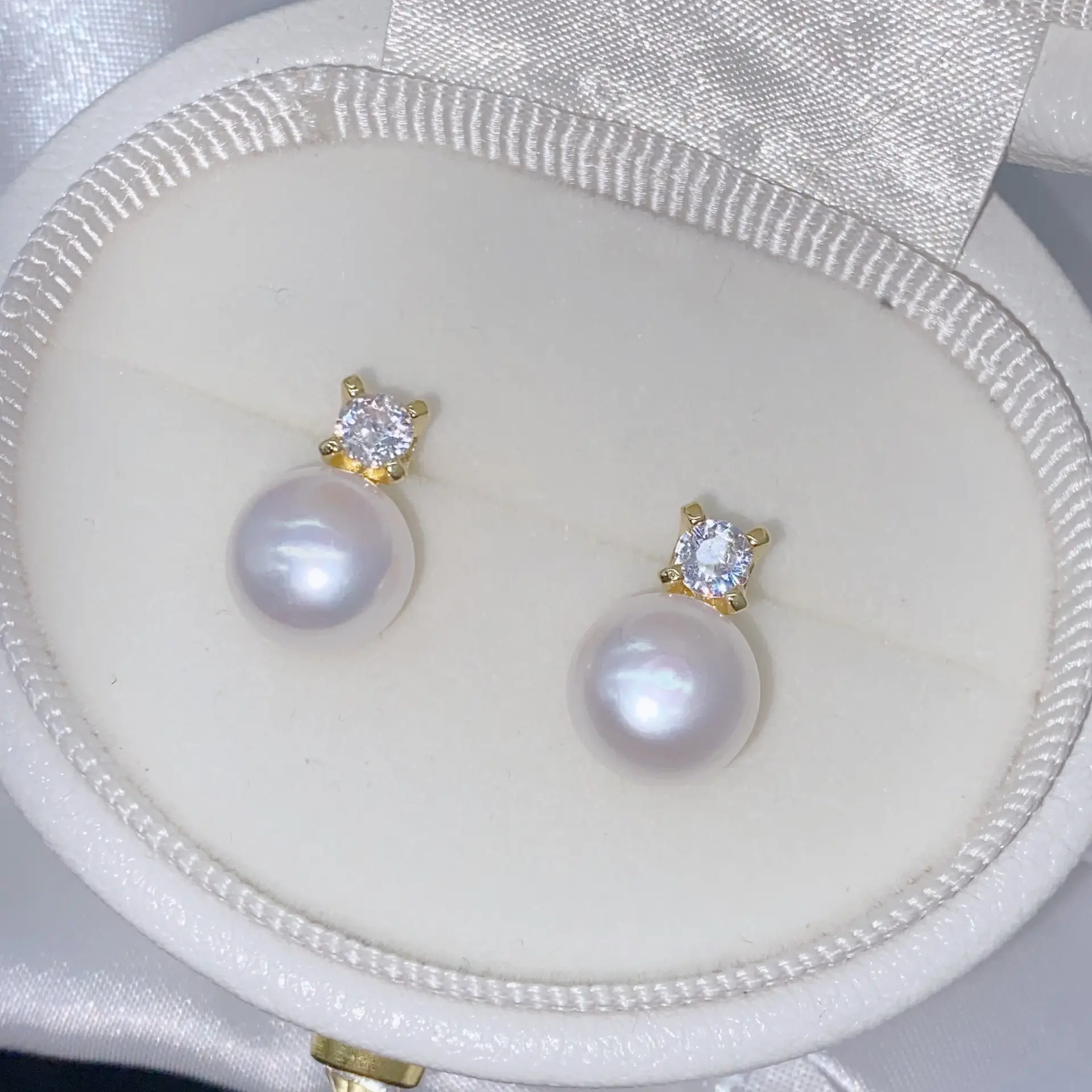 Classic Princess Pearl Earrings Gold Plated Flat Design — feature 19