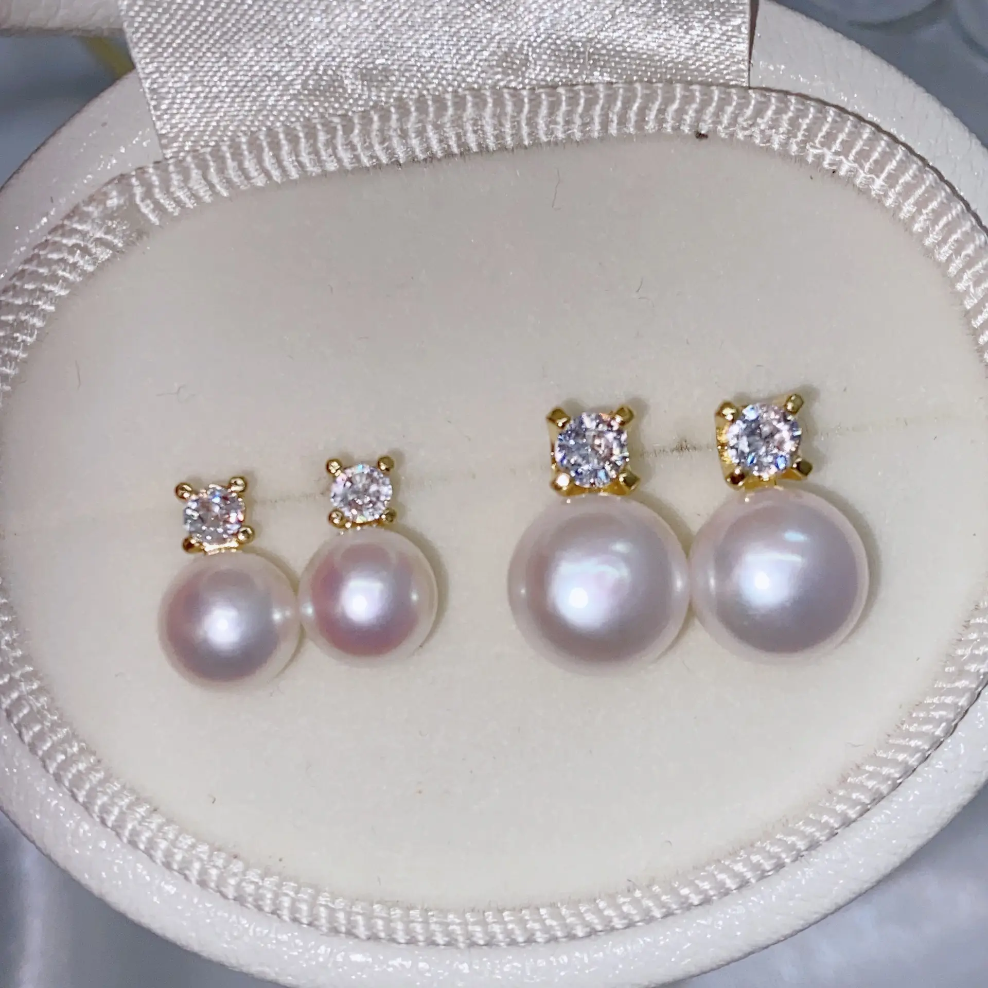 Classic Princess Pearl Earrings Gold Plated Flat Design — feature 6
