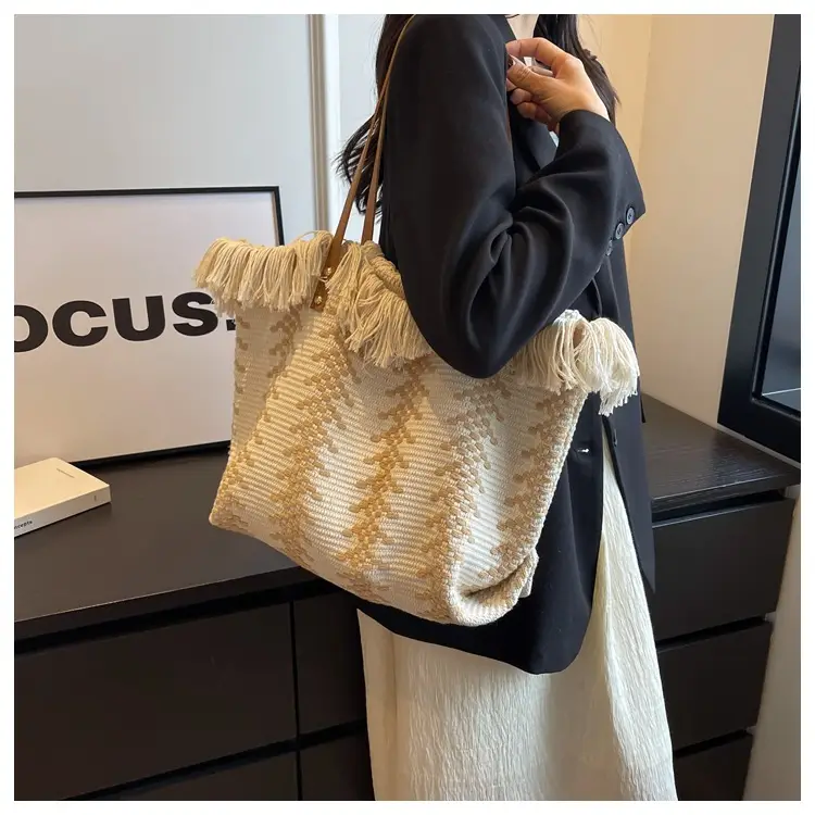 Women's 2023 Braided Wool Shoulder Bag Large Capacity — feature 14