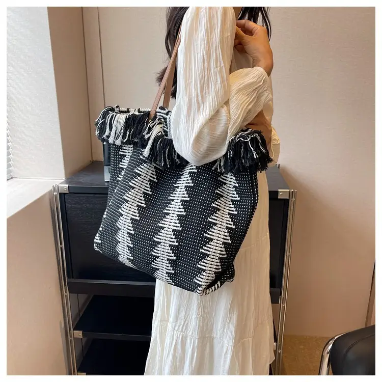Women's 2023 Braided Wool Shoulder Bag Large Capacity — feature 15