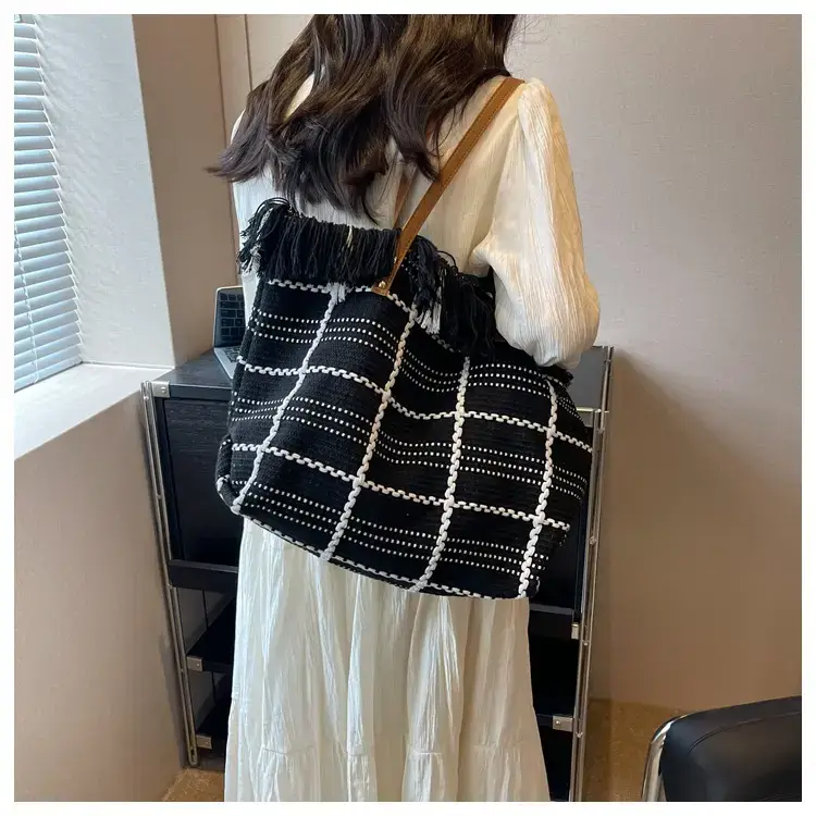 Green Knitted Shoulder Bag for Women 2023 Summer — feature 11
