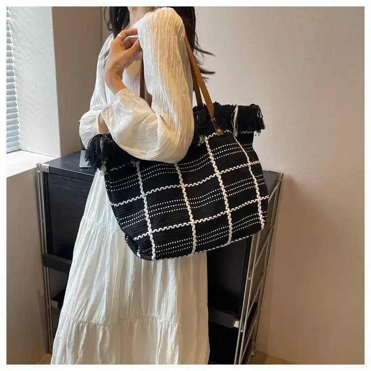 Green Knitted Shoulder Bag for Women 2023 Summer — feature 12