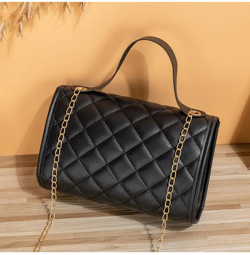 Black Diamond Chain Shoulder Bag for Women 2023 — feature 15
