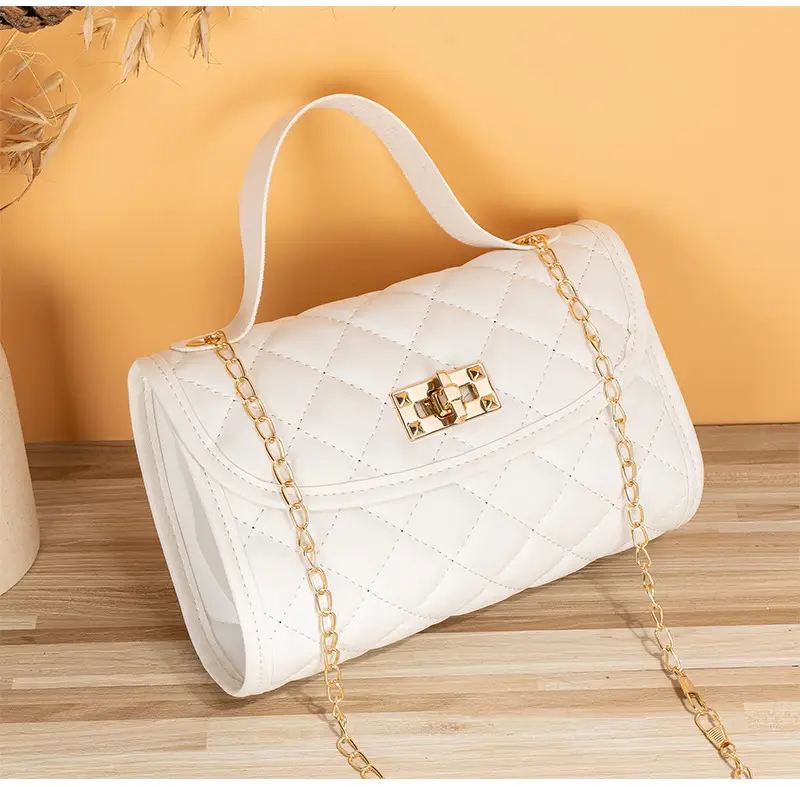 Black Diamond Chain Shoulder Bag for Women 2023 — feature 16