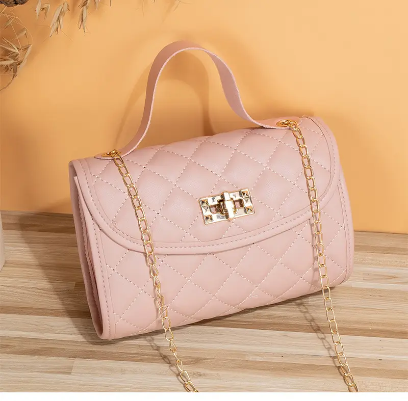 Black Diamond Chain Shoulder Bag for Women 2023 — feature 18