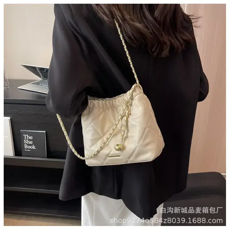 Quilted Chain Pu Leather Crossbody Bag Cream — feature 11