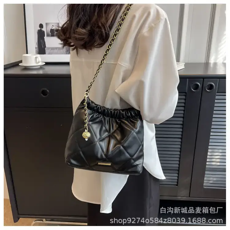 Quilted Chain Pu Leather Crossbody Bag Cream — feature 15