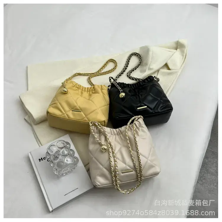 Quilted Chain Pu Leather Crossbody Bag Cream — feature 9