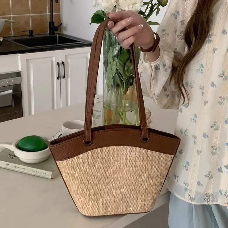 Women's Straw Woven Shoulder Bag Black Beige - Image 3