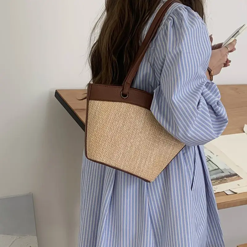 Women's Straw Woven Shoulder Bag Black Beige - Image 6