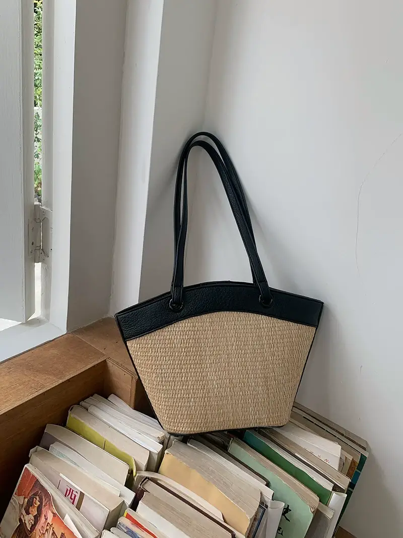 Women's Straw Woven Shoulder Bag Black Beige — feature 3