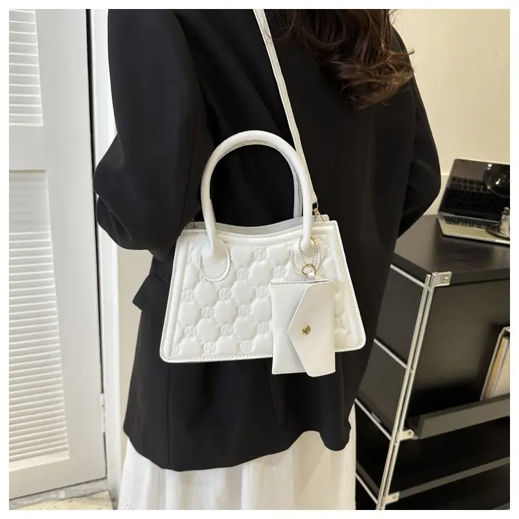 Light Blue Quilted Shoulder Bag with Crossbody Set — feature 12