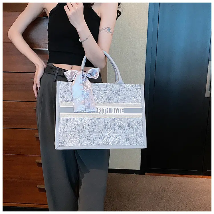 Pink Embroidered Women's Handbag with Bow — feature 1