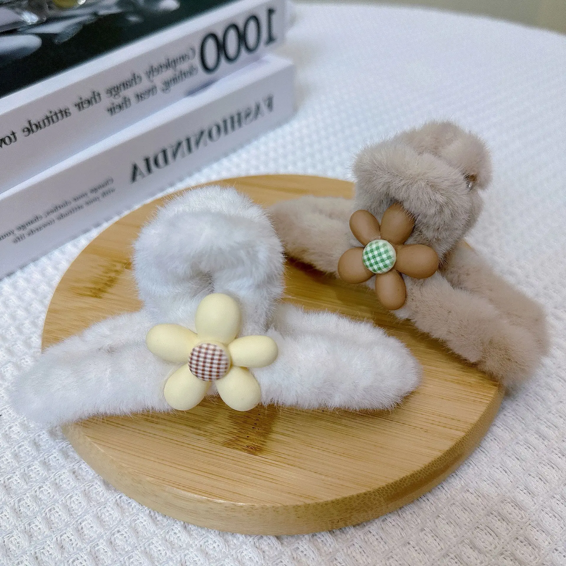 Acrylic Hair Clips for Women Autumn Winter Elegant Updo - Image 2