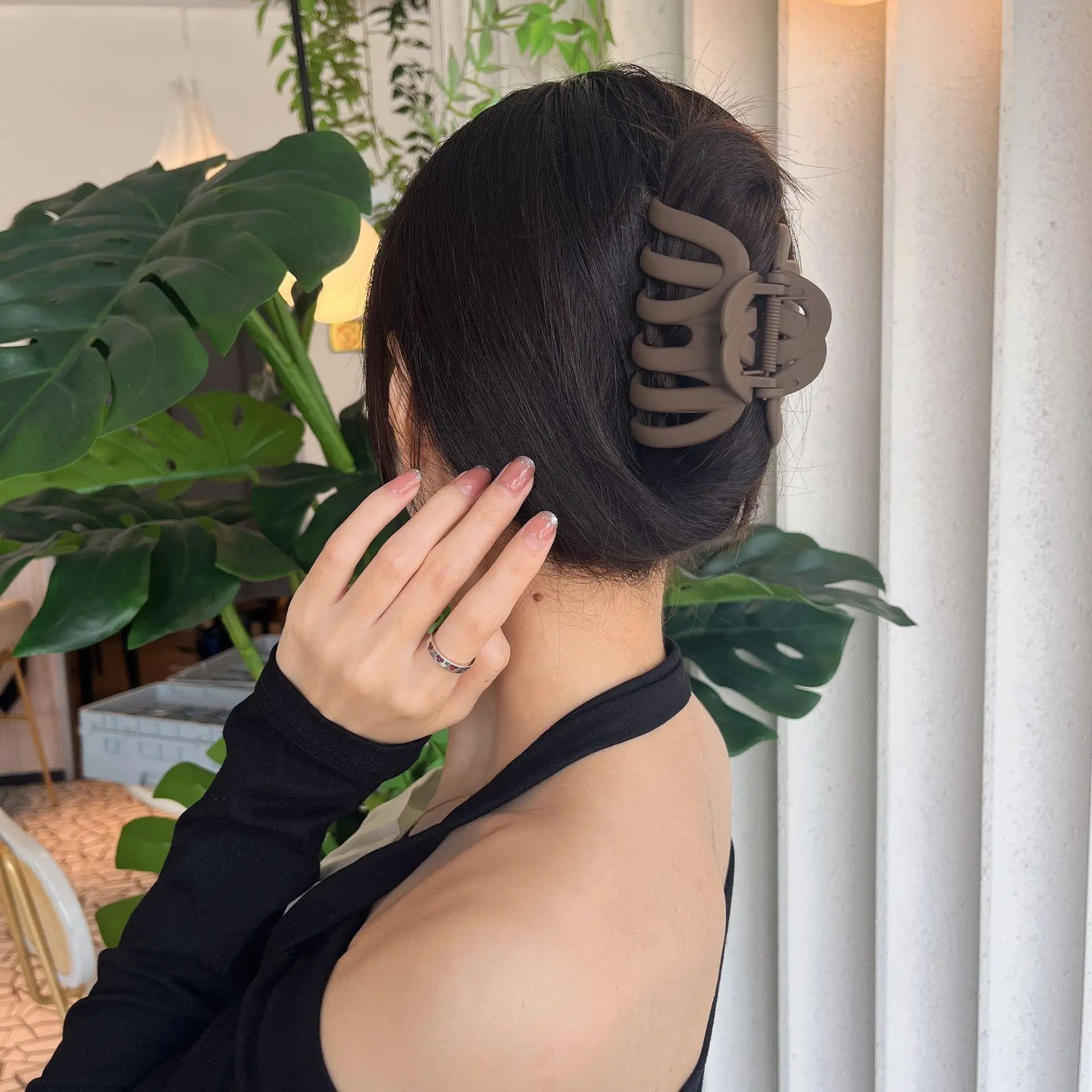 Black Pearl Crown Hair Clip for Volume & Style