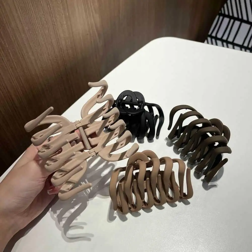 Black Pearl Crown Hair Clip for Volume & Style