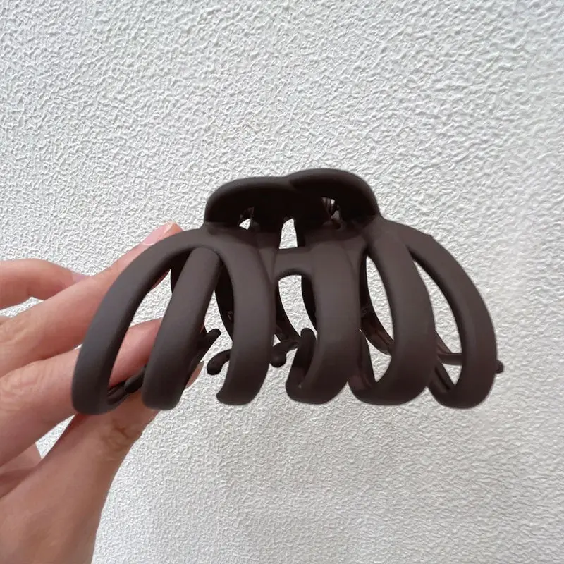 Black Pearl Crown Hair Clip for Volume & Style