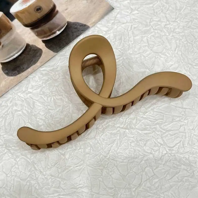 Black Pearl Crown Hair Clip for Volume & Style