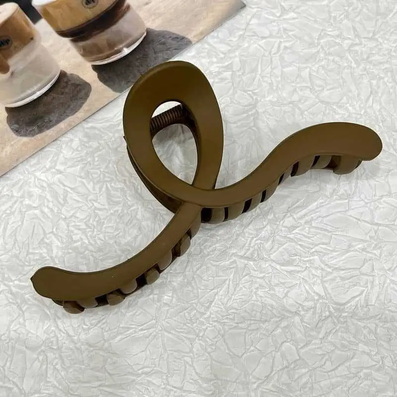 Black Pearl Crown Hair Clip for Volume & Style