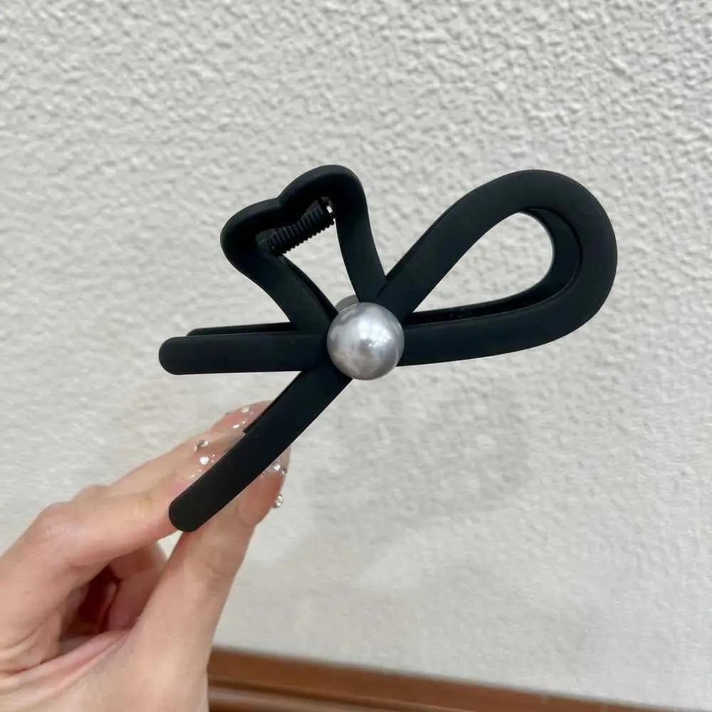 Black Pearl Crown Hair Clip for Volume & Style