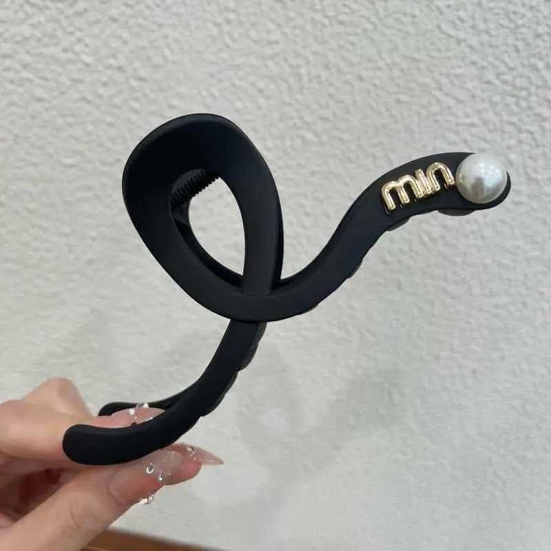Black Pearl Crown Hair Clip for Volume & Style