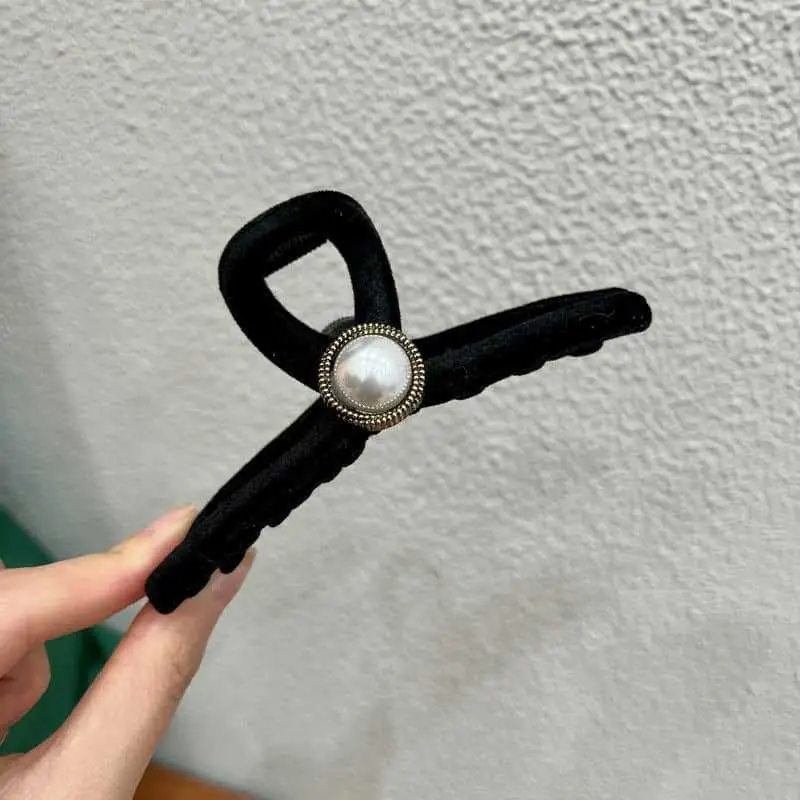 Black Pearl Crown Hair Clip for Volume & Style