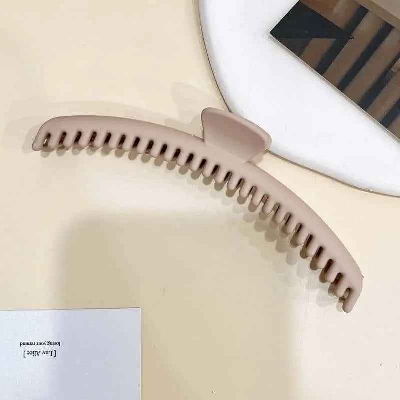 Black Pearl Crown Hair Clip for Volume & Style