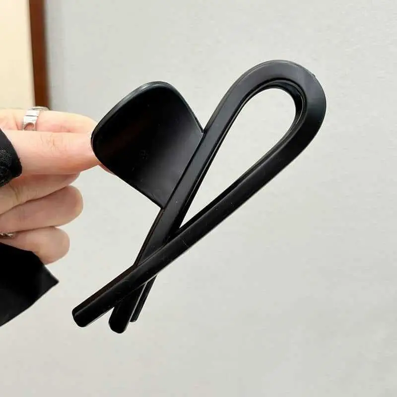 Black Pearl Crown Hair Clip for Volume & Style