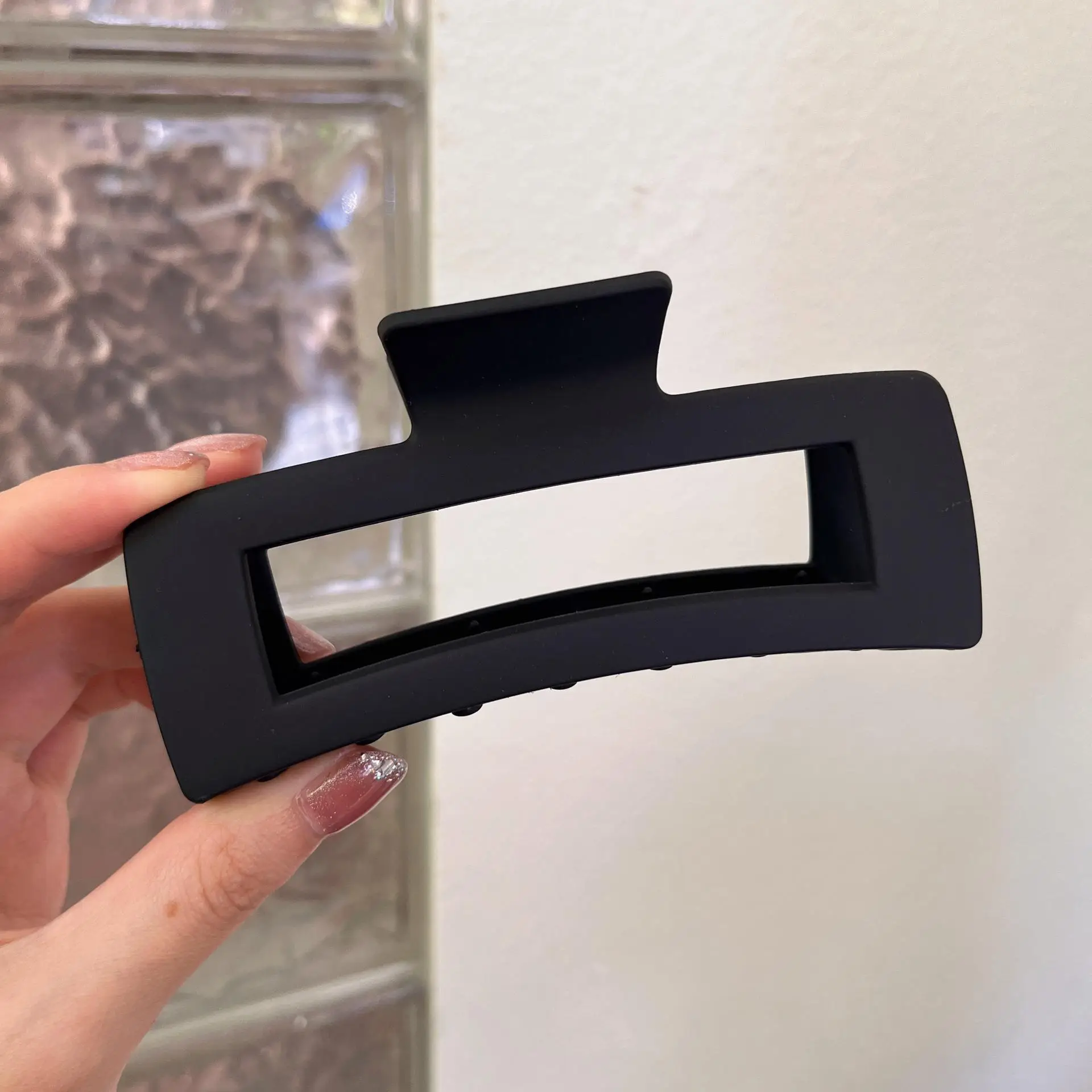 Black Pearl Crown Hair Clip for Volume & Style