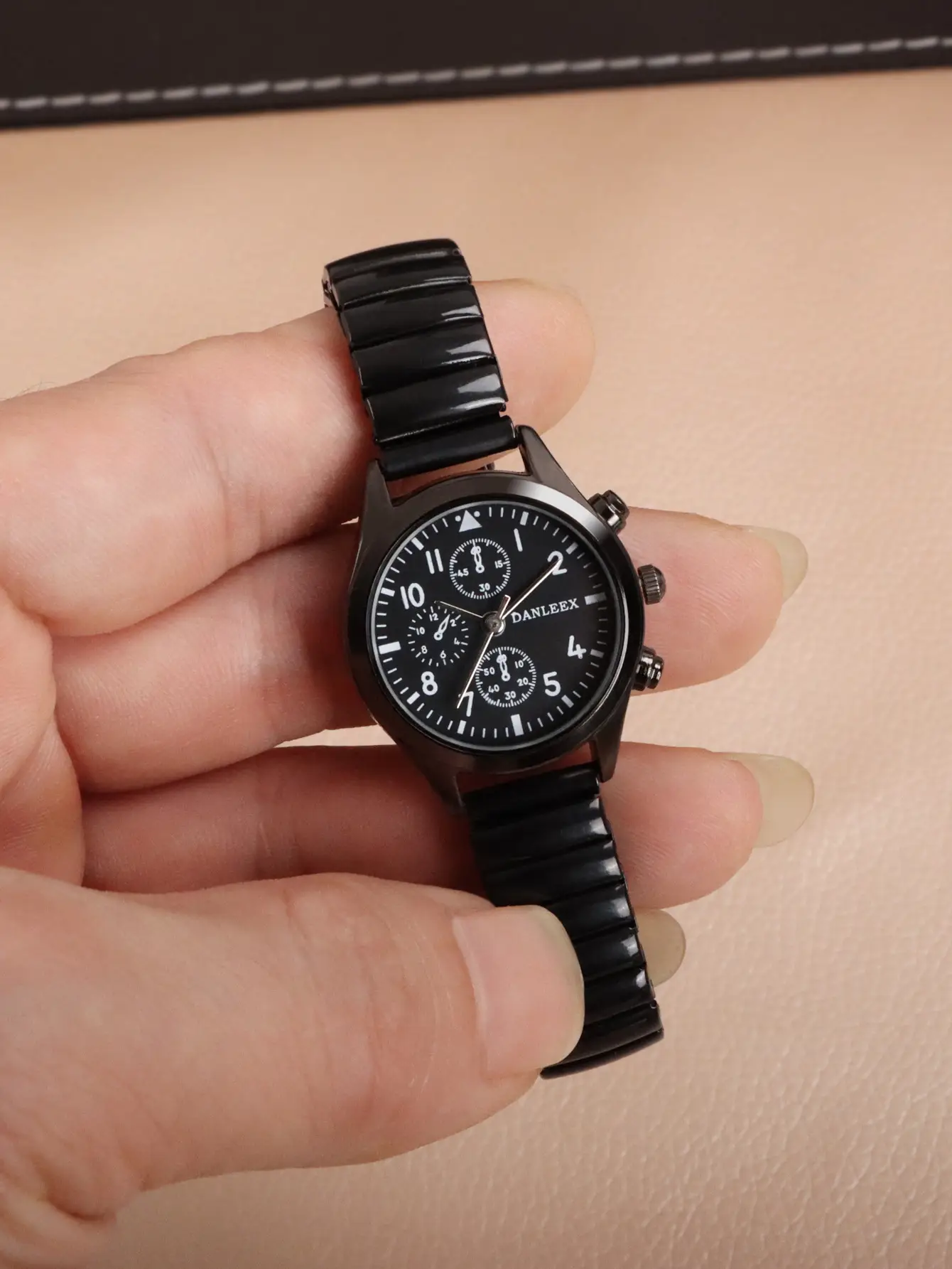 Black Cross-Border Couple Watches with Elastic Band — feature 11