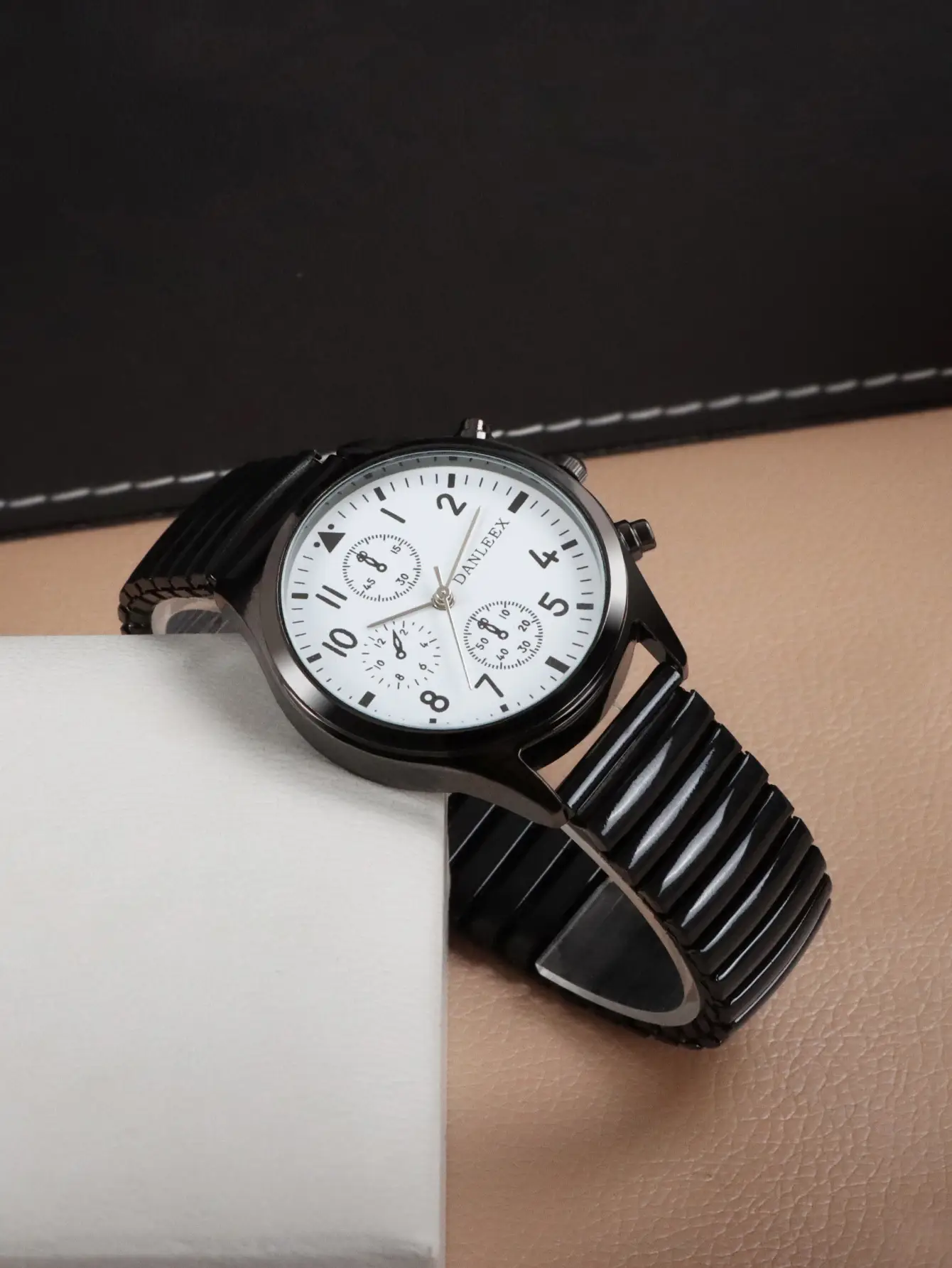 Black Cross-Border Couple Watches with Elastic Band — feature 12