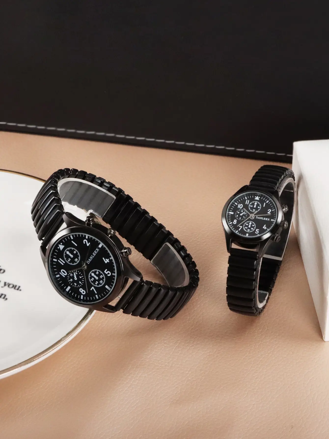 Black Cross-Border Couple Watches with Elastic Band — feature 8
