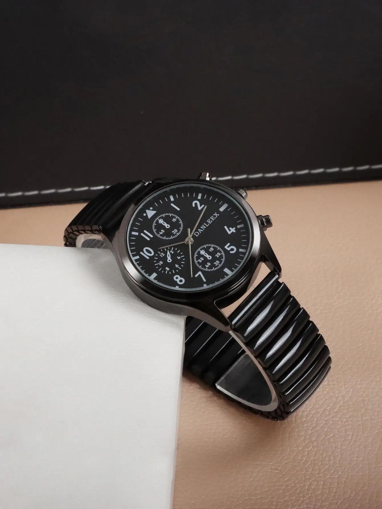 Black Cross-Border Couple Watches with Elastic Band — feature 9