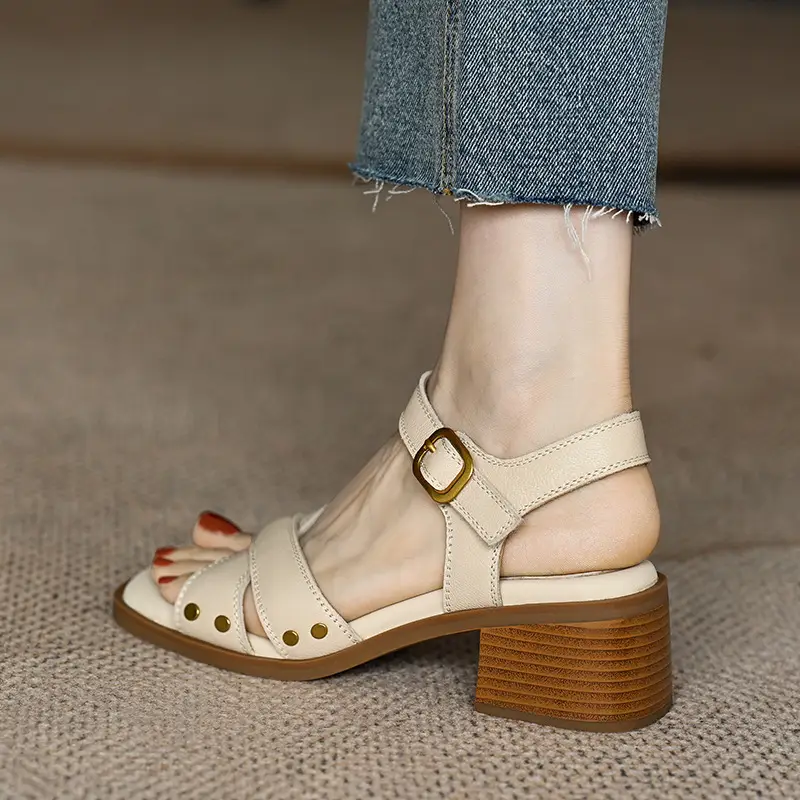 French Mid-Heel Open-Toe Sandals Women's Summer Empty Cross-Strap Commuter Thick-Heel Shoes - Image 5