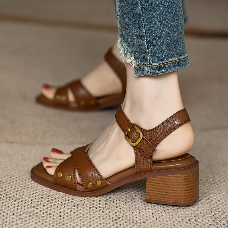 French Mid-Heel Open-Toe Sandals Women's Summer Empty Cross-Strap Commuter Thick-Heel Shoes - Image 7