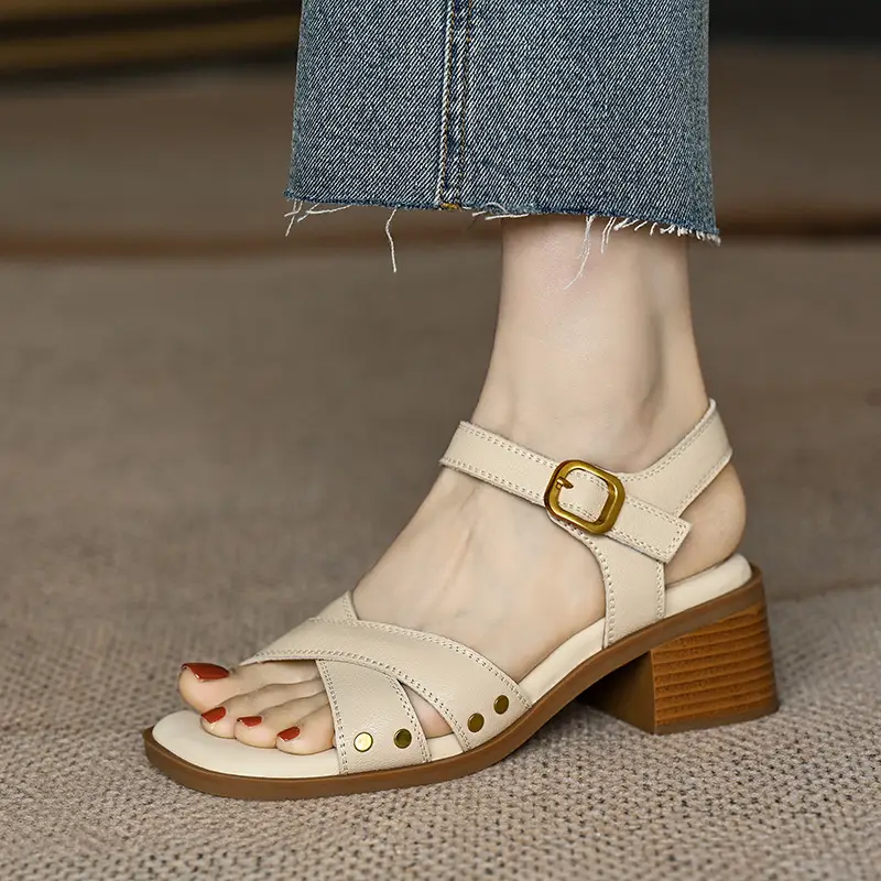 French Mid-Heel Open-Toe Sandals Women's Summer Empty Cross-Strap Commuter Thick-Heel Shoes — feature 1