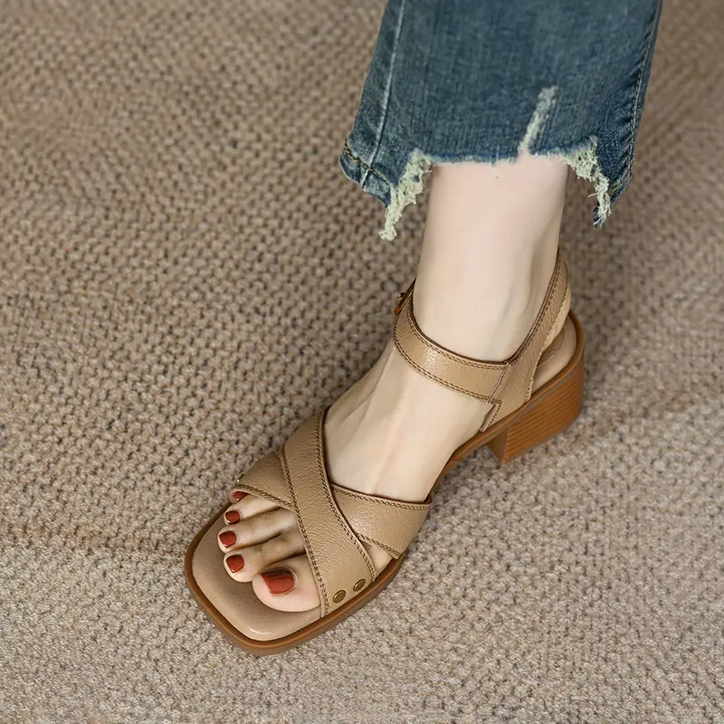 French Mid-Heel Open-Toe Sandals Women's Summer Empty Cross-Strap Commuter Thick-Heel Shoes — feature 5