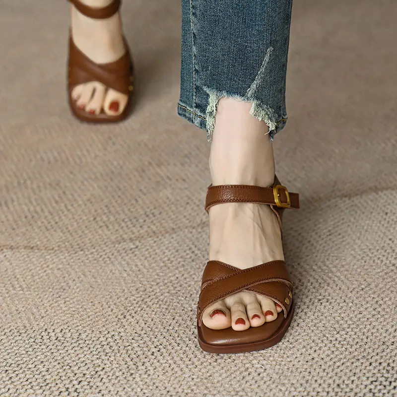 French Mid-Heel Open-Toe Sandals Women's Summer Empty Cross-Strap Commuter Thick-Heel Shoes — feature 8