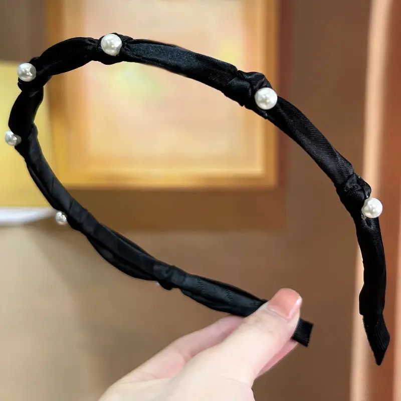 Elegant Black Pearl Hair Hoop for Women - Image 3