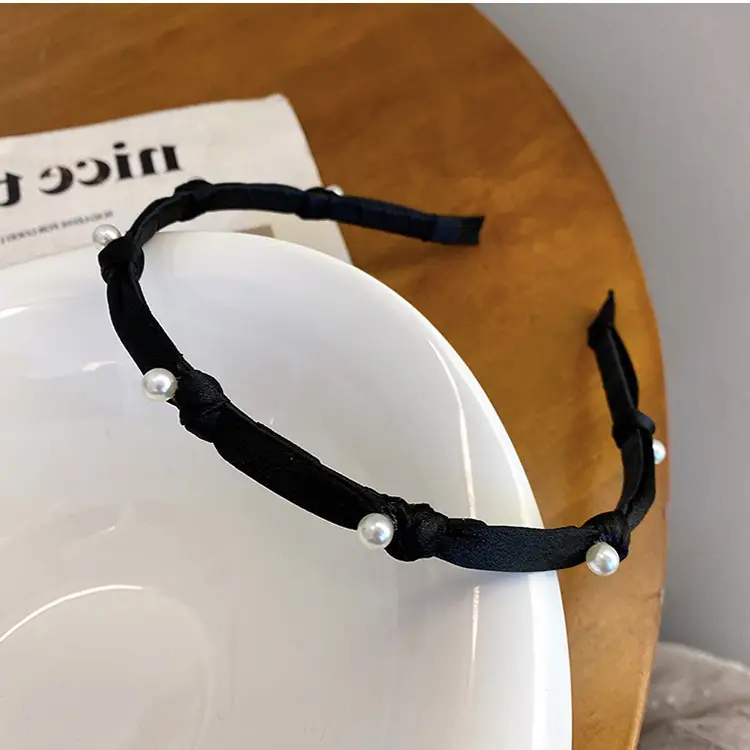 Elegant Black Pearl Hair Hoop for Women - Image 5