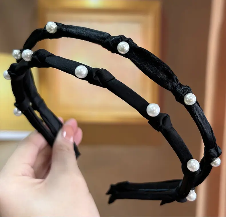 Elegant Black Pearl Hair Hoop for Women — feature 1