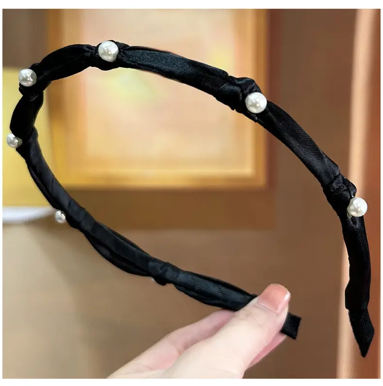 Elegant Black Pearl Hair Hoop for Women — feature 3