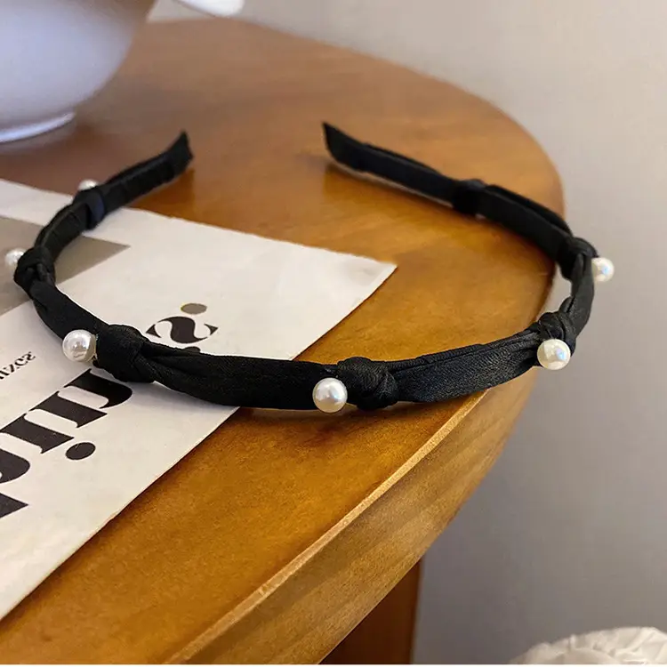 Elegant Black Pearl Hair Hoop for Women — feature 4