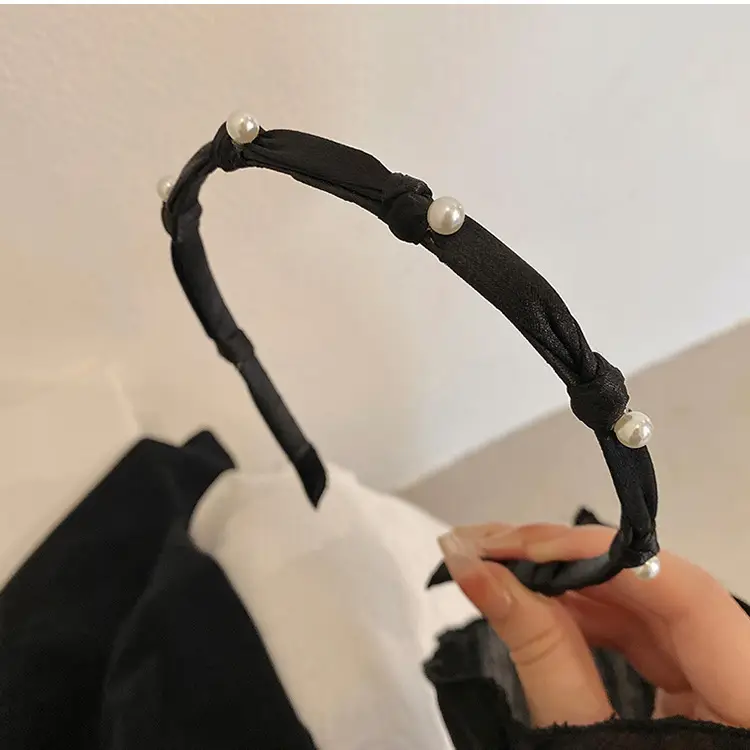 Elegant Black Pearl Hair Hoop for Women — feature 8
